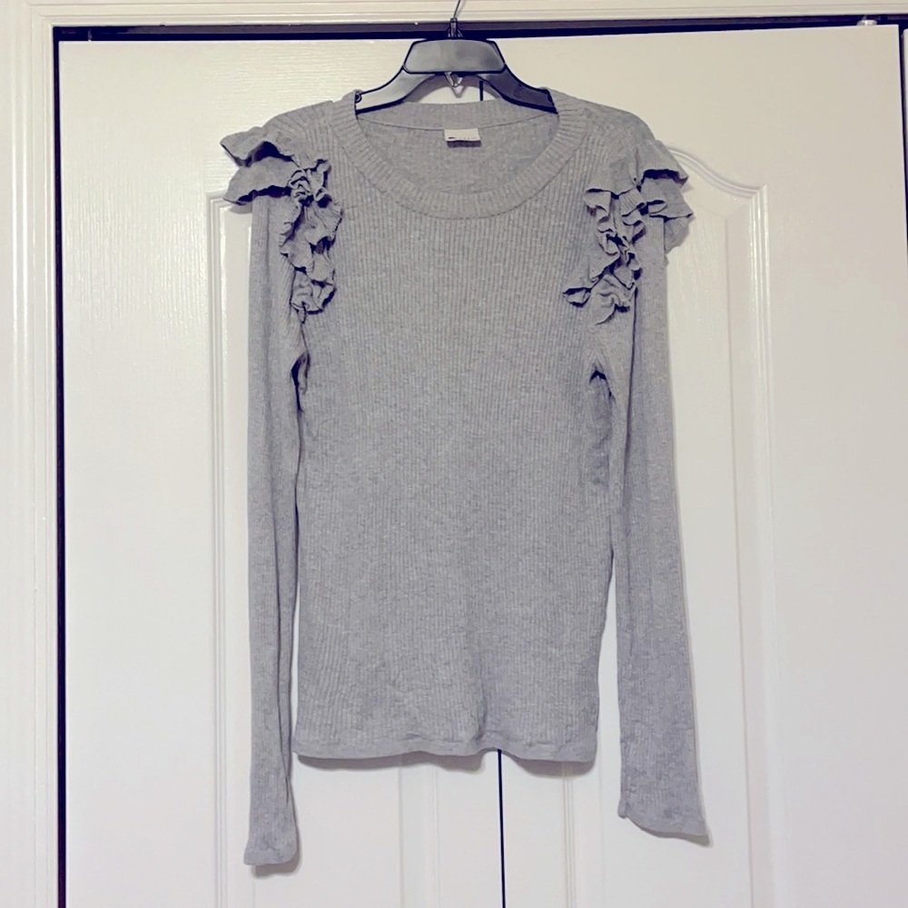 Ribbed lightweight sweater